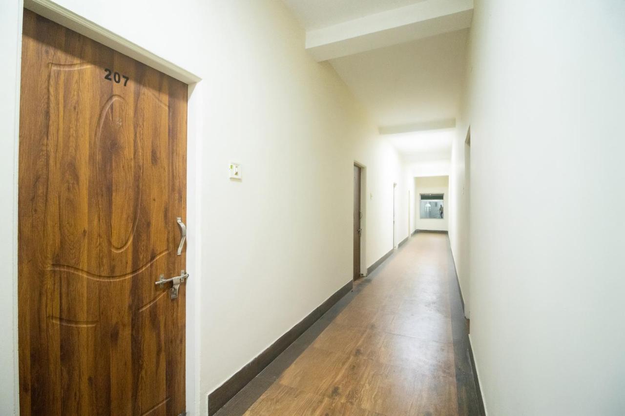 Spot On Prabir Residency Inn Urāli Extérieur photo