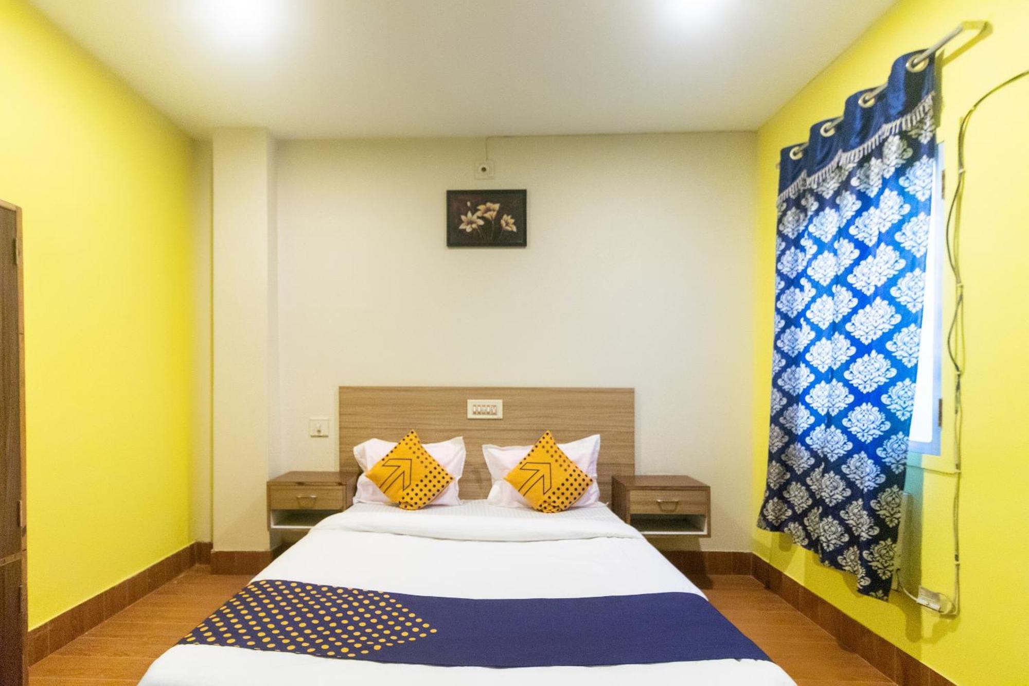 Spot On Prabir Residency Inn Urāli Extérieur photo
