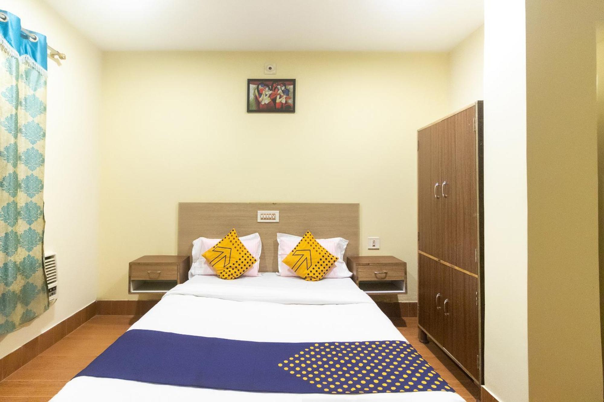 Spot On Prabir Residency Inn Urāli Extérieur photo
